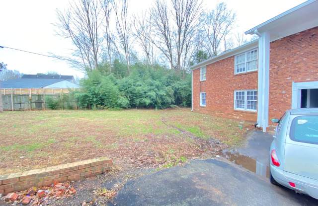 2bed/1ba Apt off S Main Kannapolis close to Downtown Kannapolis & Hwy 73 Gallery 1