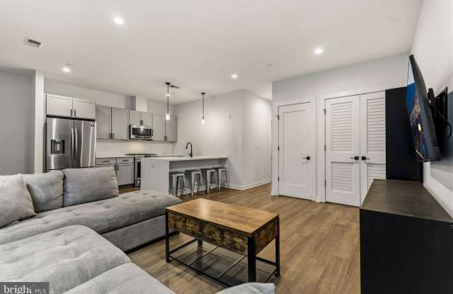 2612 UNIVERSITY Place NW Gallery 1