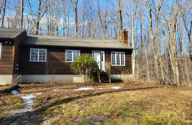 799 Middle Turnpike photos photos