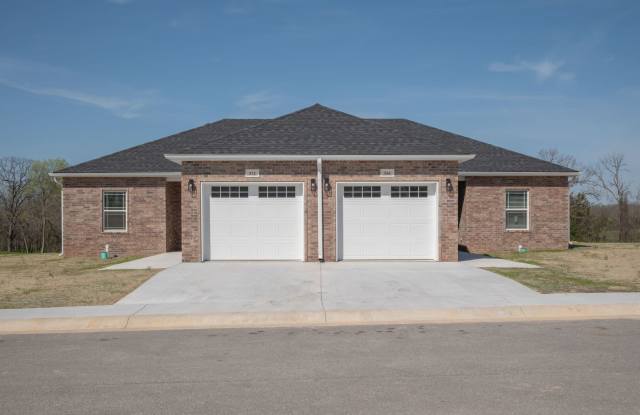 Brand New Neosho Unit now available for lease! $1,400 Rent/$1,400 Deposit photos photos