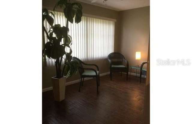 5860 38TH AVENUE N Gallery 4