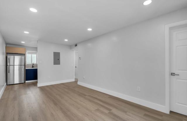 560 Northeast 63rd Street Gallery 3