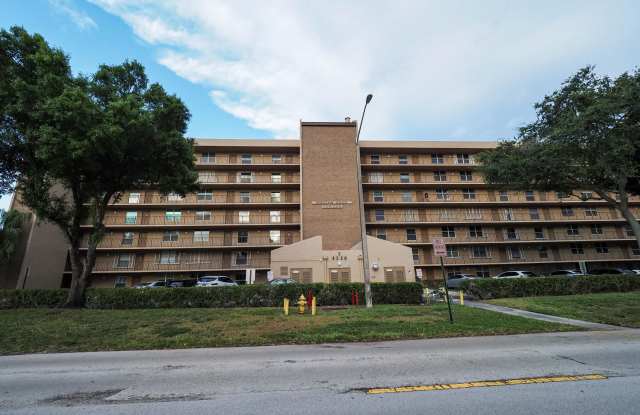 4550 NW 18 Avenue unit: 405 photos photos