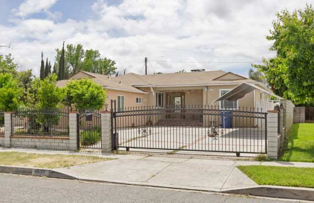 Charming 3 Bedroom / 1.5 Bathroom Home in Reseda! photos photos Charming 3 Bedroom / 1.5 Bathroom Home in Reseda! photos photos