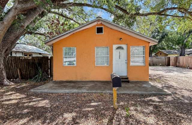 Spacious Tampa Home for Rent | Great Location & Large Yard! 3bed |2bath photos photos