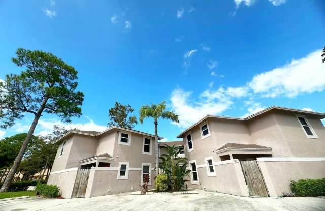 1033 Goldenrod Road - 1033 Goldenrod Road, Wellington, FL 33414
