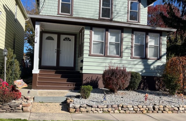 135 Columbus Place - 135 Columbus Place, Roselle Park, NJ 07204