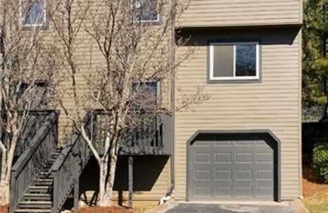 301 Summit Ridge Dr - 301 Summit Ridge Cir, Nashville, TN 37215
