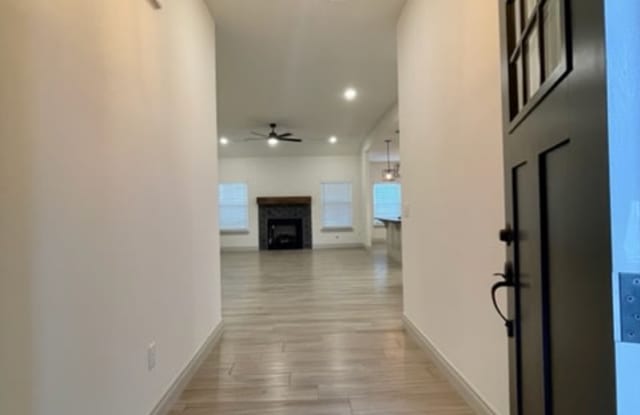 1024 Laux Lane Gallery 2