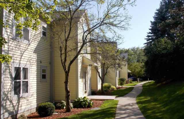 2215 S Huron Parkway Gallery 2