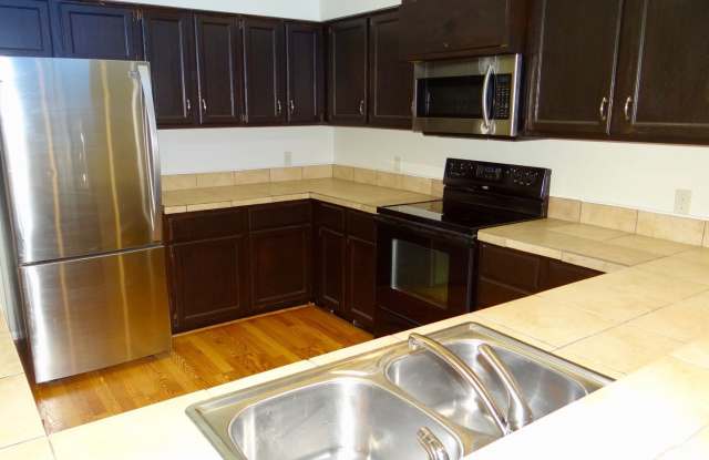 2 bedroom unfurnished LONG TERM RENTAL in Fairway Ridge photos photos