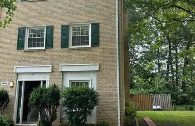 14709 BENTLEY Square Gallery 1