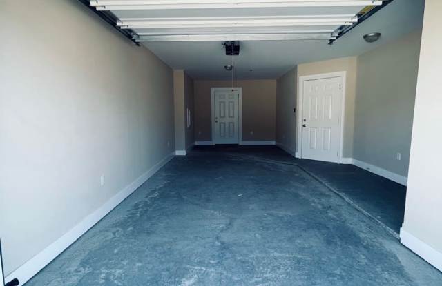 716 PLUM LN Gallery 4