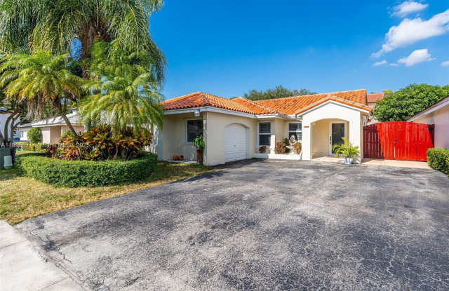 12405 SW 95th Ter - 12405 Southwest 95th Terrace, The Crossings, FL 33186