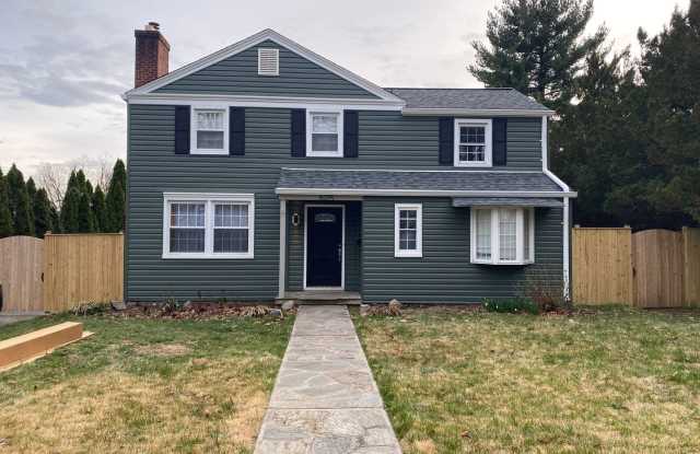 Spacious 5Bed/3.5Bath Townhome in Prime Towson Location - 805 West Joppa Road, Towson, MD 21204