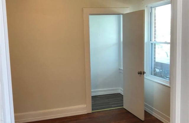 230 N 7th Avenue Gallery 4