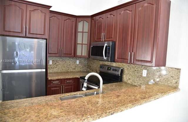 18954 NW 67th Pl th 18954, Hialeah, FL 33015 Gallery 1