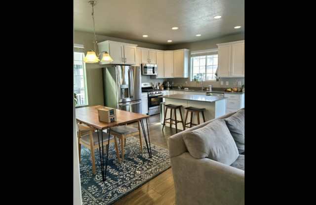 Great Lehi 4 Bedroom Home For Rent! photos photos