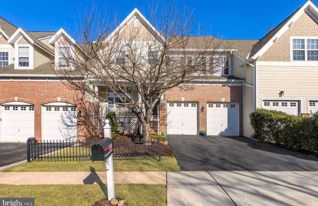 238 HOLCOMBE WAY photos photos