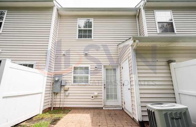 Cozy 2BR, 1.5BA Townhome in Durham Amberlynn Valley Neighborhood Gallery 3