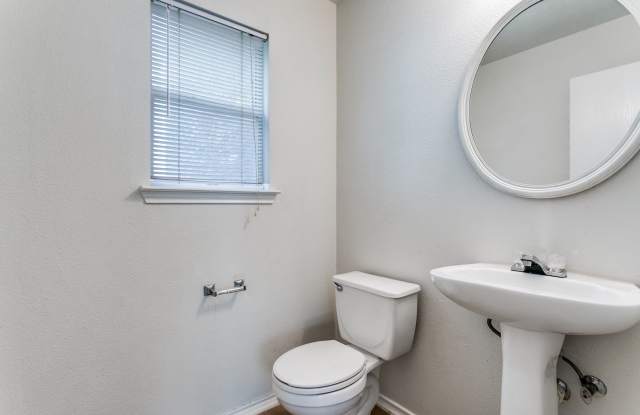 BEAUTIFUL 3-BEDROOM HOME IN NORTHCLIFFE photos photos