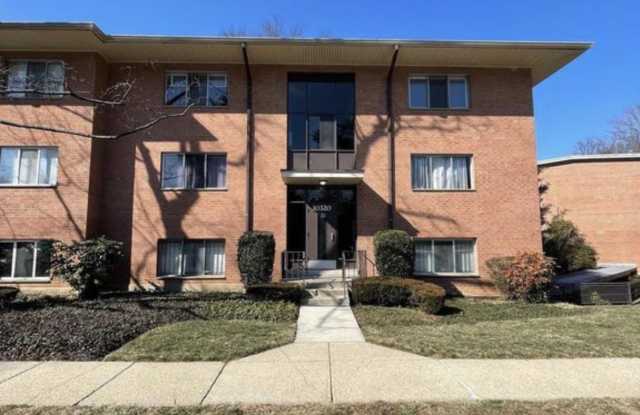 10320 ROCKVILLE PIKE - 10320 Rockville Pike, North Bethesda, MD 20852
