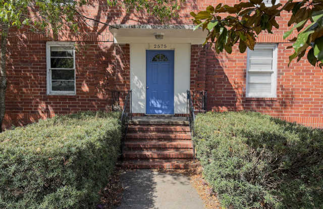 2575 MYRA Street Gallery 2