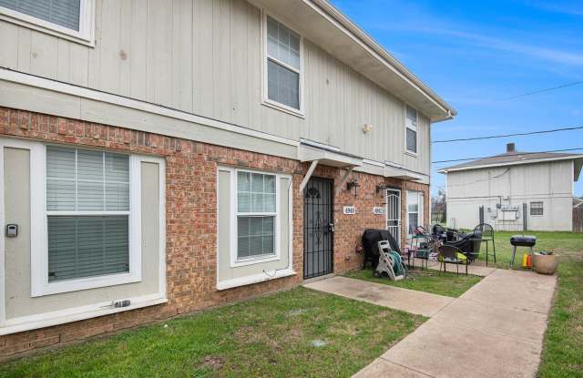 Recently updated 2-story 2-1.5 in Fort Worth ready for move-in! - 4940 Flamingo Road, Fort Worth, TX 76119