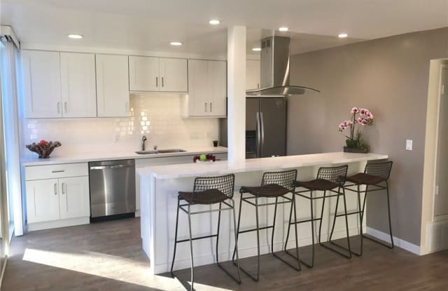 430 Seaward Road - 430 Seaward Road, Newport Beach, CA 92625