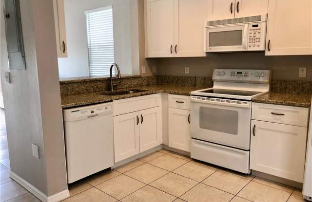 3642 Pine Oak CIR Gallery 3