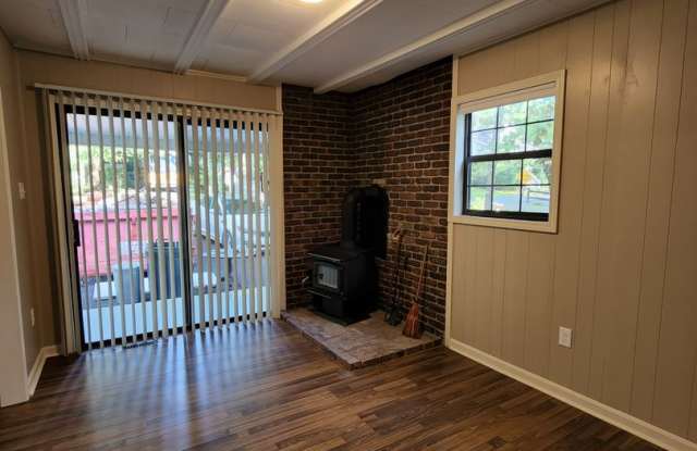 Black Mountain Rental Gallery 4