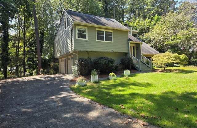 4694 Shallowford Road Gallery 3