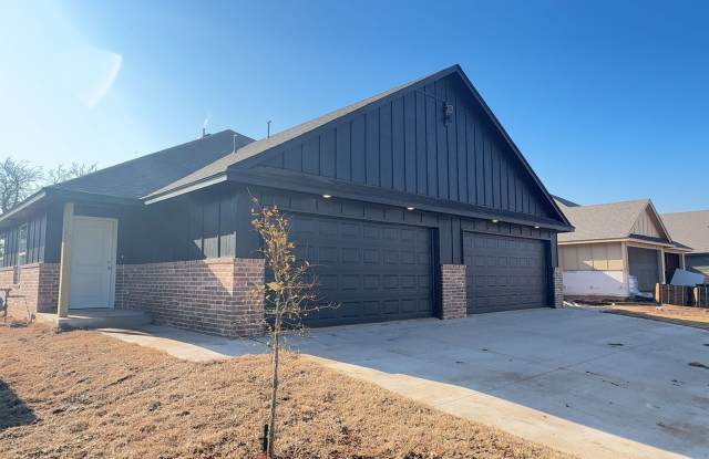 Welcome to Brand New Masonwood featuring this 3 Bedroom 2 Bath 2 Car Garage Duplex in a Great location close to the Broadway Extension and only 8 minutes from downtown OKC photos photos