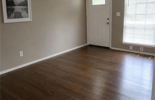 1995 Phillips Drive SE Gallery 4