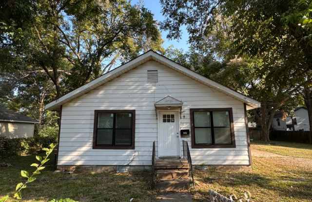 3 Bedroom / 1 Bath Available Now in Jonesboro photos photos