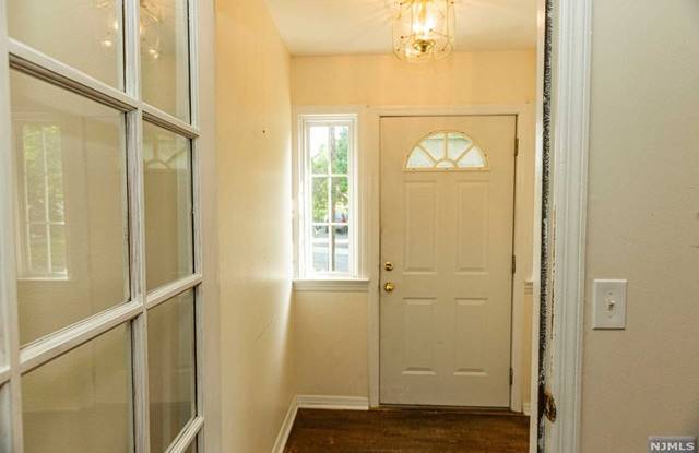 315 Allen Place Gallery 3