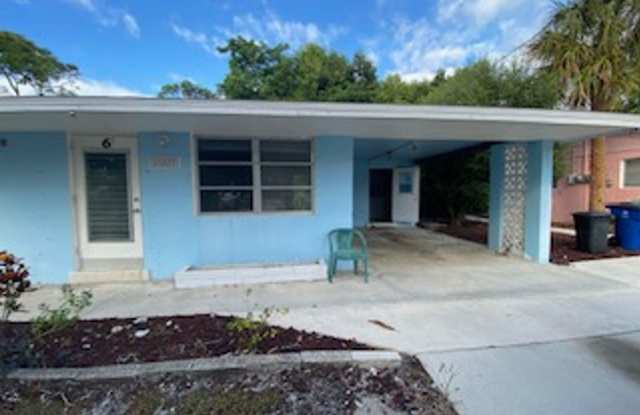 ** 2 BEDROOM\1 BATH DUPLEX READY FOR A LONG-TERM TENANT ** NO HOA SO MOVE IN FAST ** BONITA SPRINGS, FLORIDA ** - 27677 Okeana Street, Bonita Springs, FL 34134