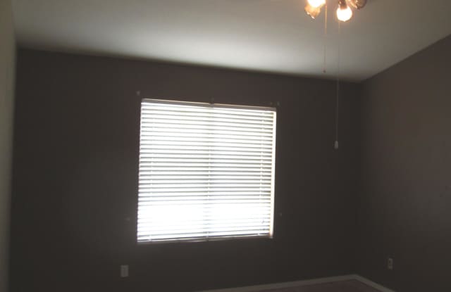 11304 W GOLDEN Lane Gallery 4