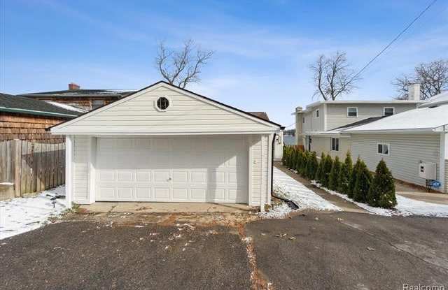 5096 DURNHAM Drive Gallery 4