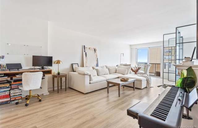 102-30 66 Road Gallery 3