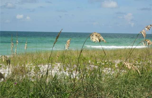 3235 GULF OF MEXICO Drive Gallery 2