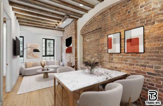 105 Berry Street Gallery 1