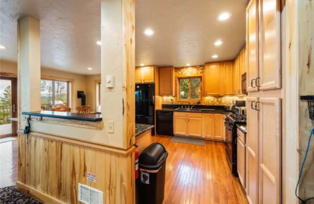3 Bedroom + Den Home with Flathead Valley View - Near Foys Lake Gallery 4