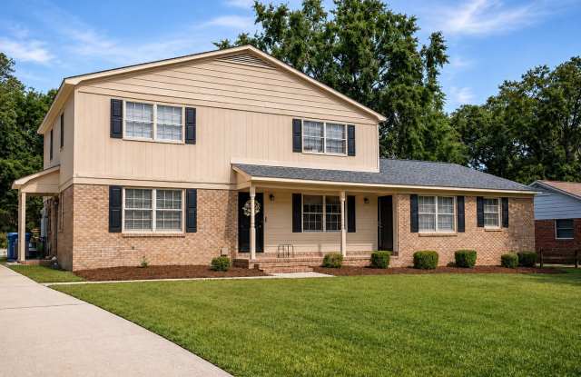 Elevated Coastal Living—A Beautifully Renovated, Pet-Friendly Wilmington Retreat - NO PET FEES Gallery 3