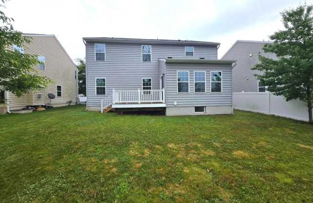 1340 QUAKERS Way Gallery 2