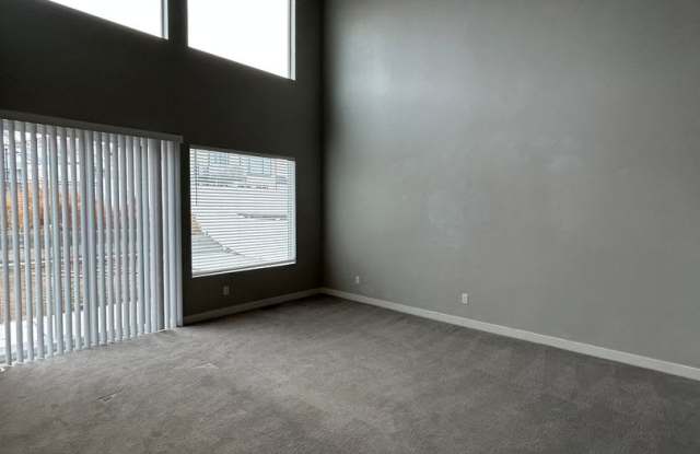 4 Bedroom 3 Bathroom Home in Saratoga Springs! Gallery 4
