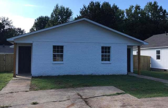 Fully remodeled, turnkey duplex unit in the heart of Bald Knob photos photos