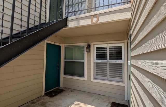 2/2 Condo on Lake McQueeny / Waterfront Condos / Boat Slip / Fridge, Washer, Dryer Included / Community Pool  / Seguin ISD photos photos