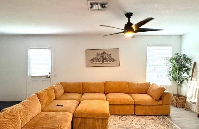 4011 Imogene Ivy Gallery 4