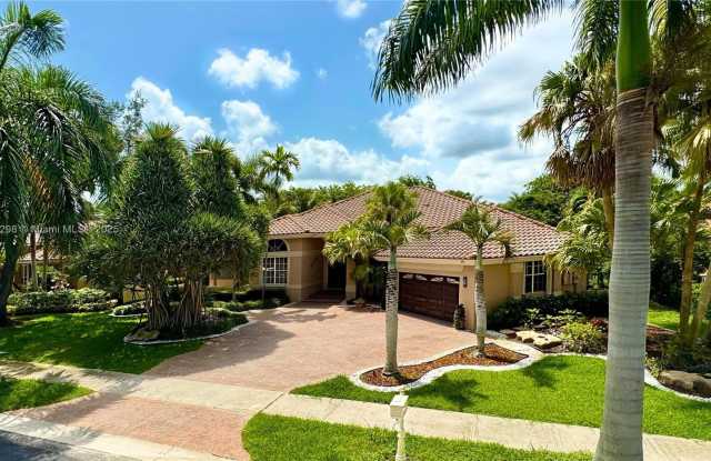 375 Sabal Way - 375 Sabal Way, Weston, FL 33326